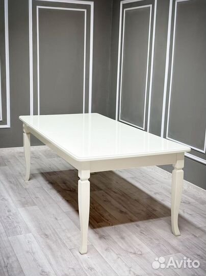 Стул / В наличии стулья