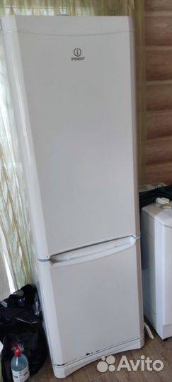 Холодильник indesit