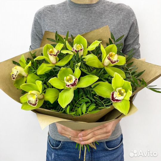 Букет цветов 531 Орхидеи зеленые 45 шт