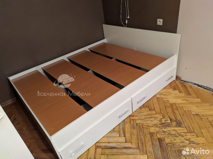 Кровать двуспальная