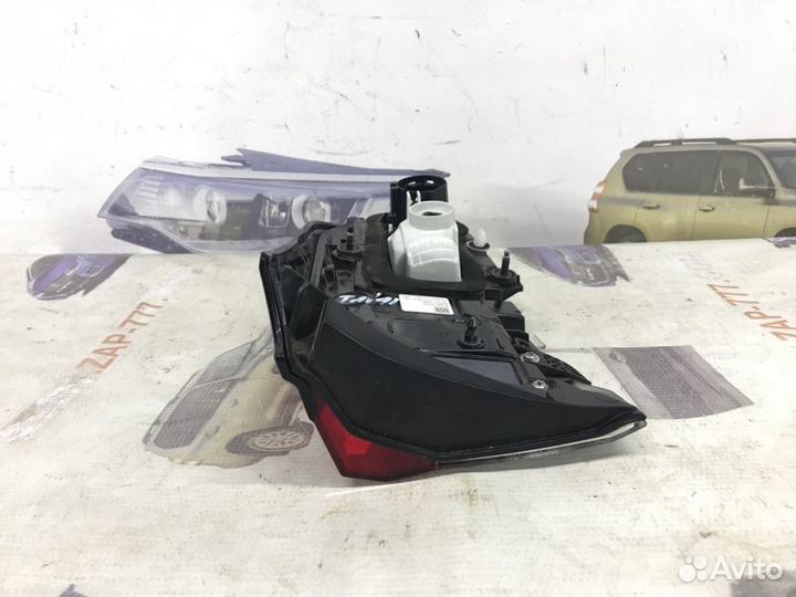 Фонарь задний правый Toyota Rav4 U50