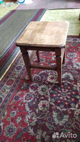 Табурет деревянный
