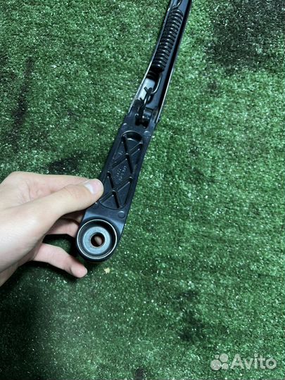 Поводок дворника левый Kia Rio 3 1.6 2016г