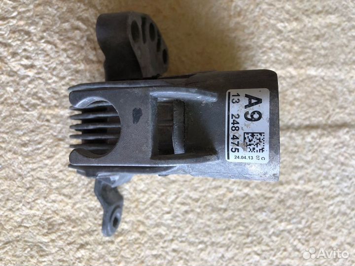 Опора двигателя передняя левая шевроле круз