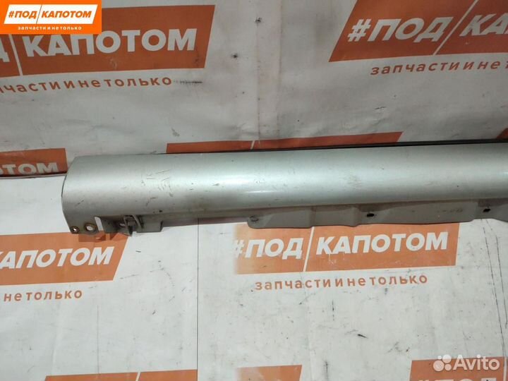 Накладка на порог левая Toyota Avensis 2 (T250)