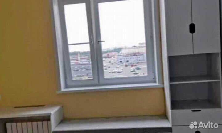 Рабочая зона в углу у окна