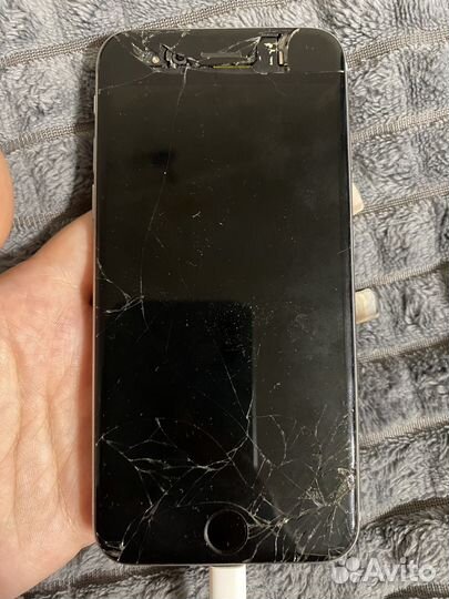 Телефон iPhone 6