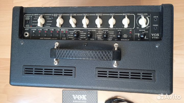 Ламповый гитарный комбоусилитель VOX VT40+ 60Вт