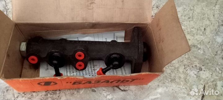 Цилиндр главный тормозной