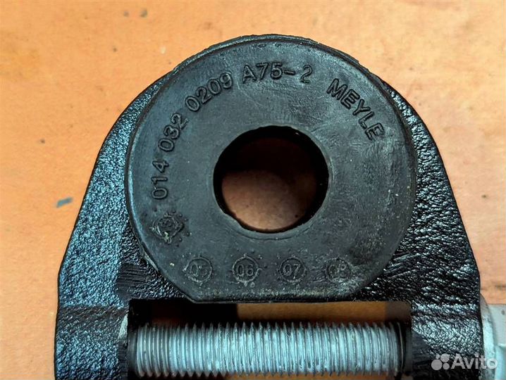 Кронштейн стабилизатора w163 ML-class 628.963