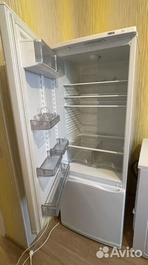 Холодильник Atlant двухкамерный бу