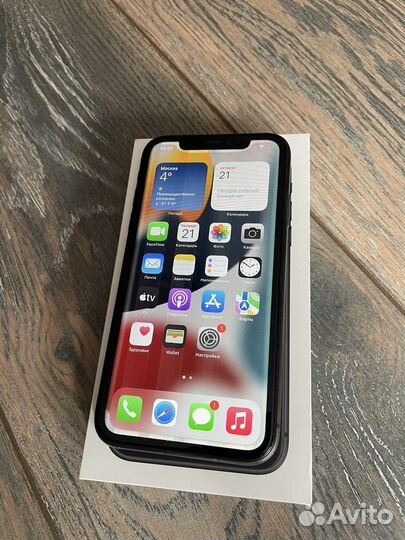 iPhone 11, 64 ГБ