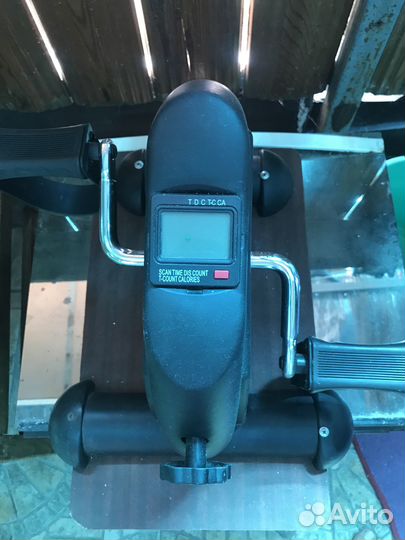 Мини-велотренажер с дисплеем