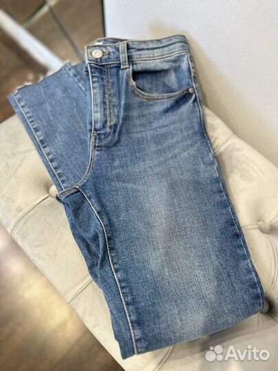 Джинсы mango