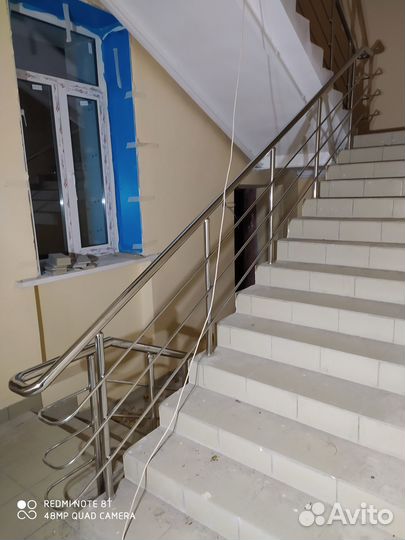 Поручни для лестниц