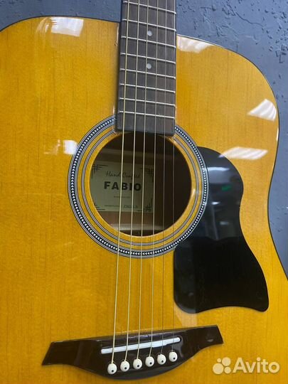 Акустическая гитара