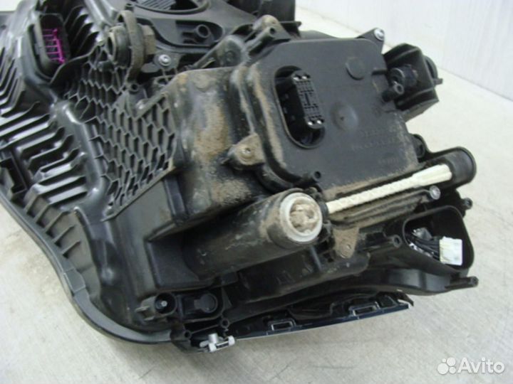 Фара правая Volkswagen Touareg