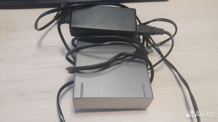 Внешний жесткий диск LaCie 300 гб