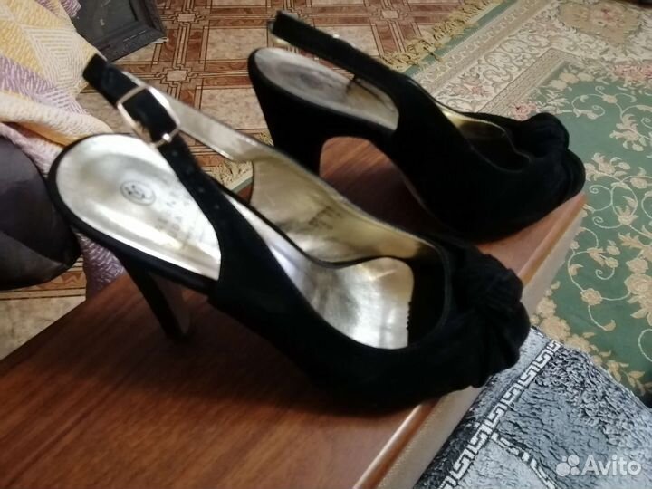 Босоножки 38