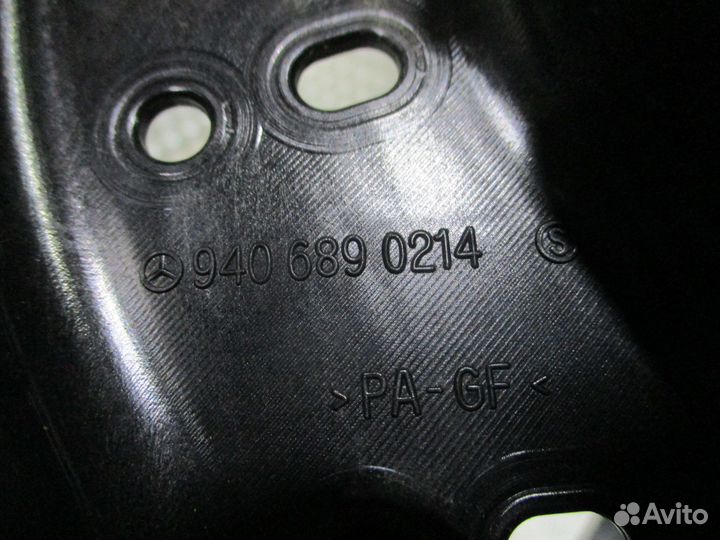 Кронштейн проводки кабины Mercedes-Benz A940689021