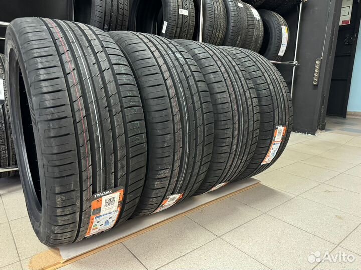 Tracmax X-Privilo RS01+ 265/35 R22