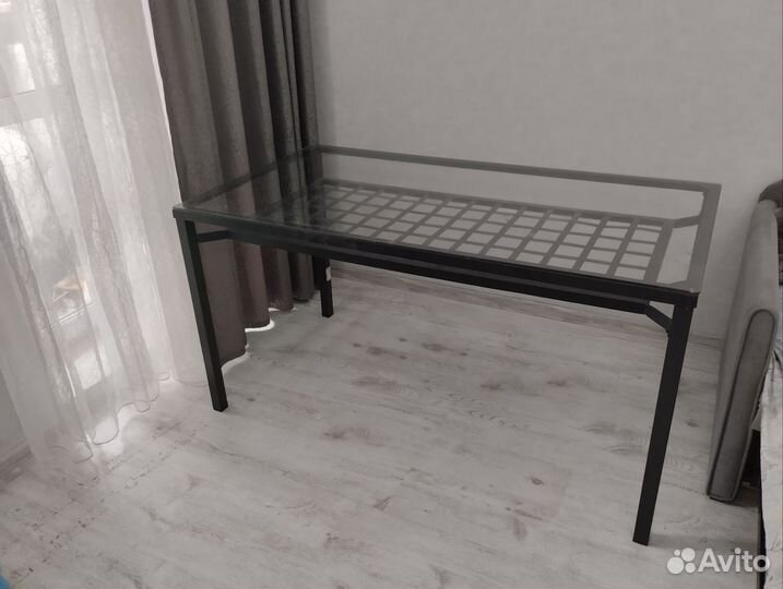 Стол обеденный стеклянный