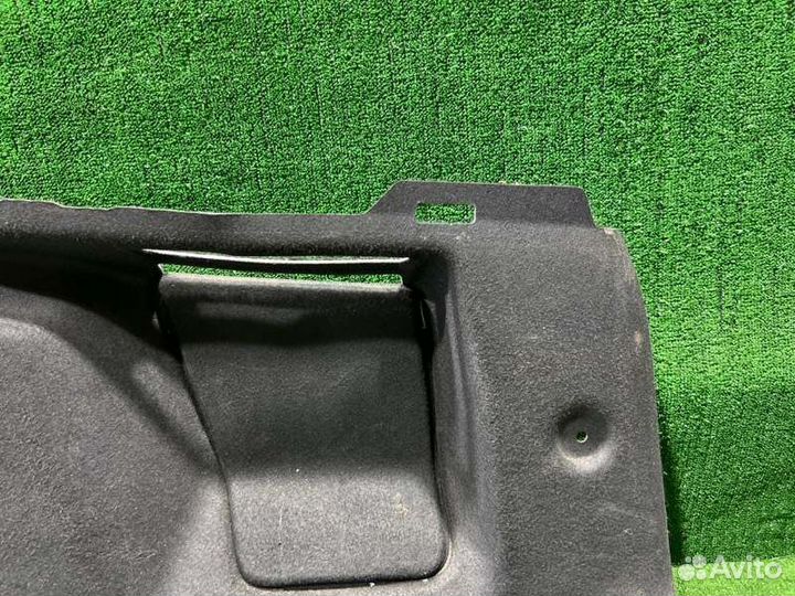 Обшивка багажника правая Renault Duster кроссовер