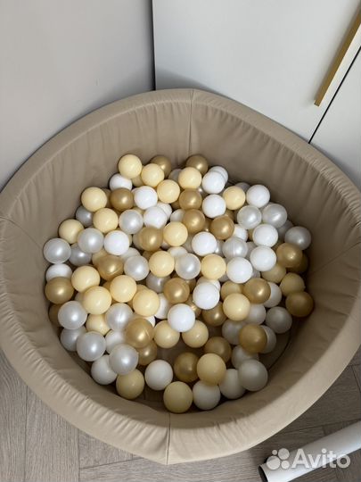 Сухой бассейн с шариками для детей