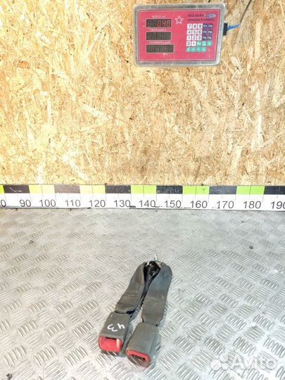 Ответная часть ремня безопасности Nissan Navara d4