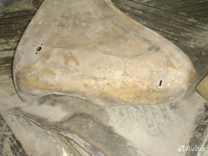 Крылья пластиковые на ваз 2101. 2102 и тд