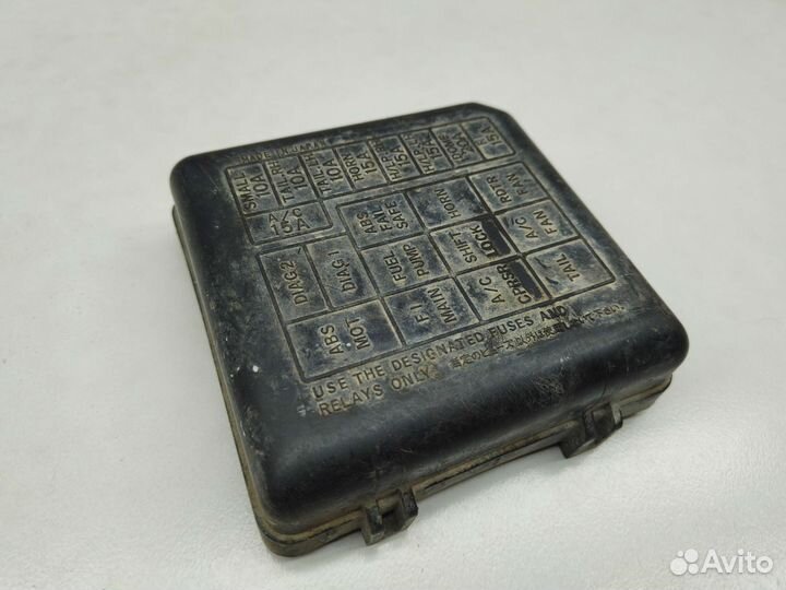 Крышка блока предохранителей Suzuki Cultus GC21S