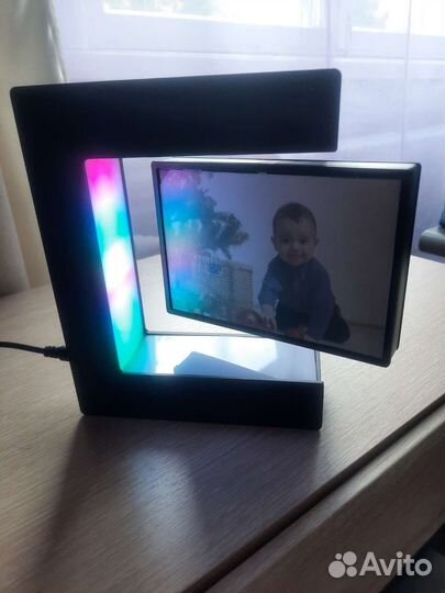 Фоторамка левитирующая