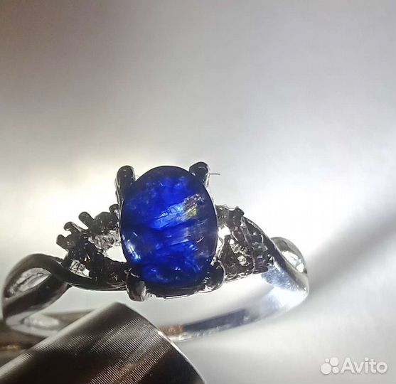 Кольцо с сапфиром