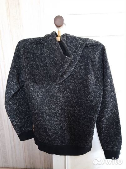Толстовка теплая с капюшонгм б/у