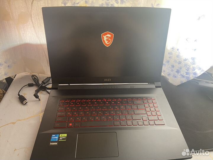 Ноутбук MSI GF76 Katana 11UC-893XRU черный