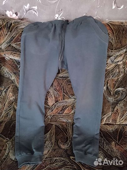 Продам спортивные костюмы для девочек