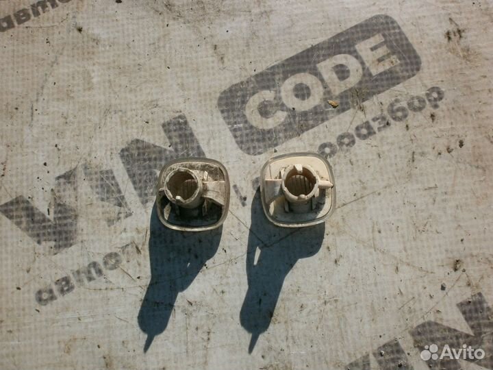 Указатель поворота в крыло Шкода Фабия 1