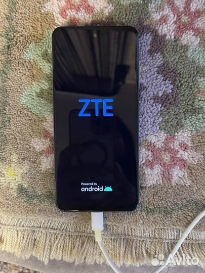 Телефон ZTE blade V30