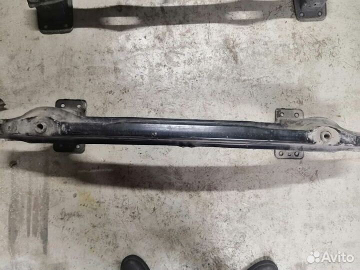 Усилитель переднего бампера Bmw X5 E70