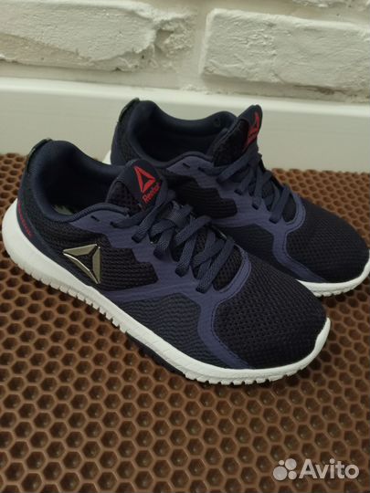 Кроссовки Reebok 36(23) состояние отличное