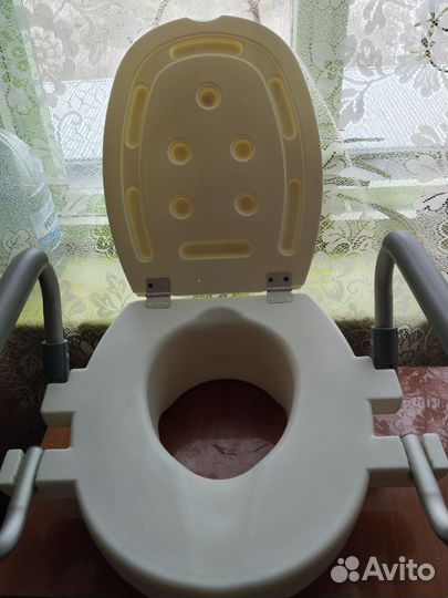 Насадка на унитаз новая