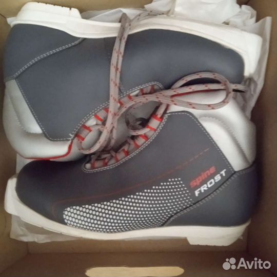 Лыжные ботинки