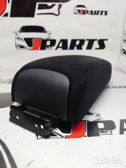 Двойной подлокотник Mitsubishi Outlander XL / ASX