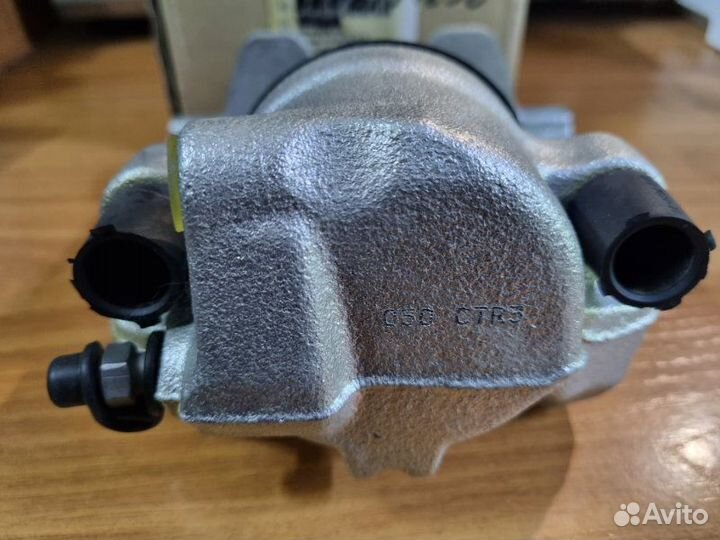 Суппорт передний левый Audi A4