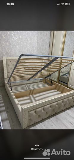 Кровать мягкая