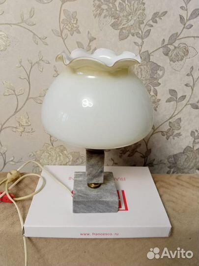 Лампа настольная
