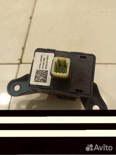 Кнопка открывания багажника (Kia K5 III)