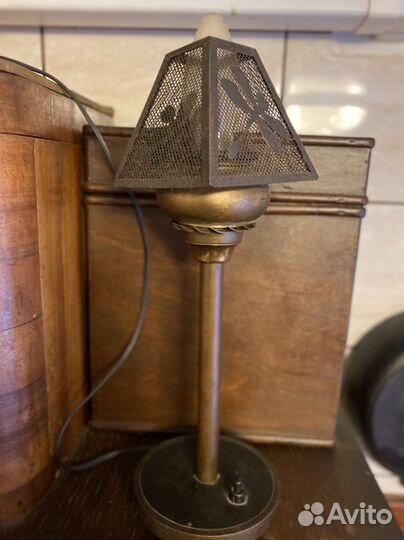 Лампа настольная