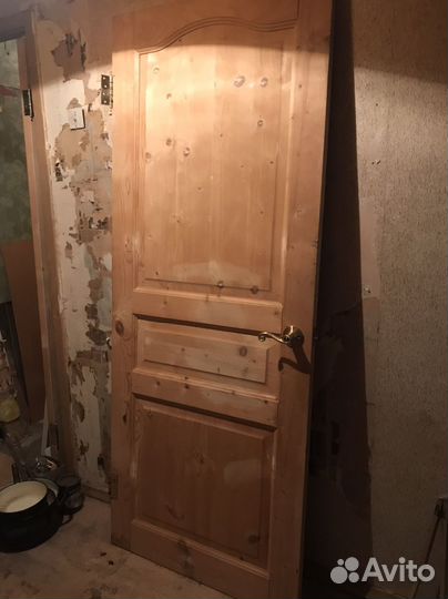 Дверь входная деревянная новая