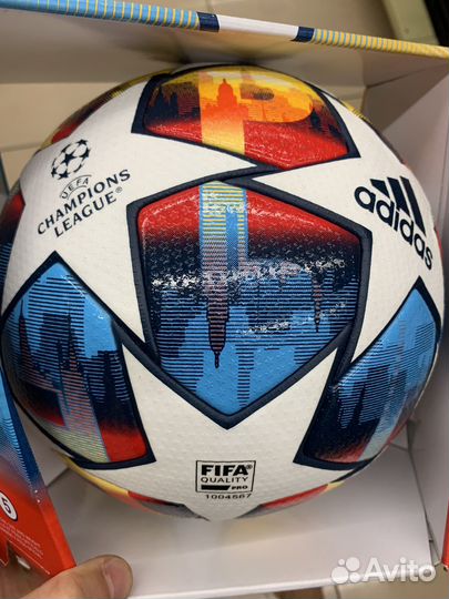 Футбольный мяч adidas лига чемпионов